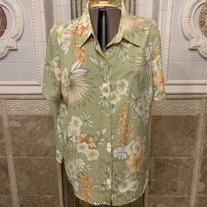 STUDIO C Plus. NWT  Size 18/20. Button Down. Short Sleeve. Aloha. Hawaiian. B8
